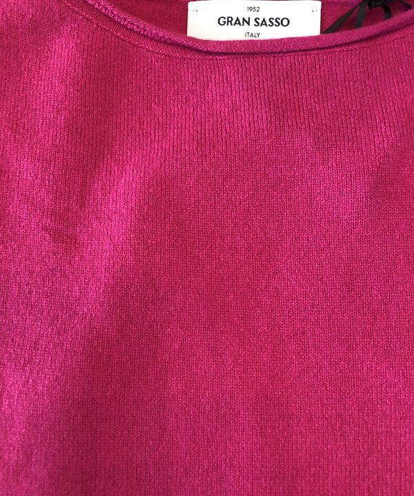 Gran Sasso pink knit sweater showcasing high-quality Italian craftsmanship, luxurious texture, and elegant design, perfect for sophisticated winter and fall fashion styles.