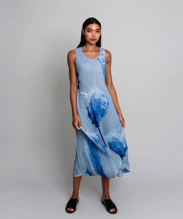 Blue abstract patterned pleated maxi dress by Katyamaker.